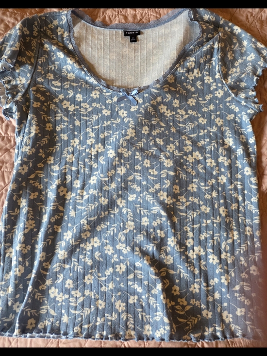 torrid Tops - torrid blue ribbed short sleeve top with cream floral print
